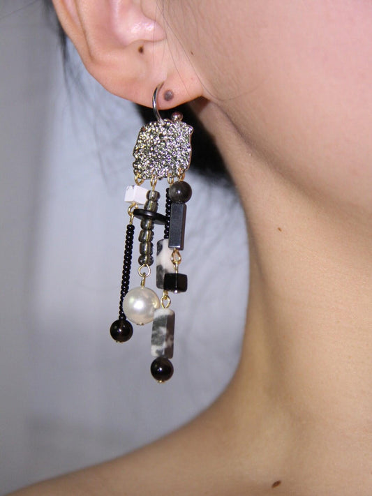 Chinoiserie Black & White Sweet Fairy Tassel Earrings - Lumivault