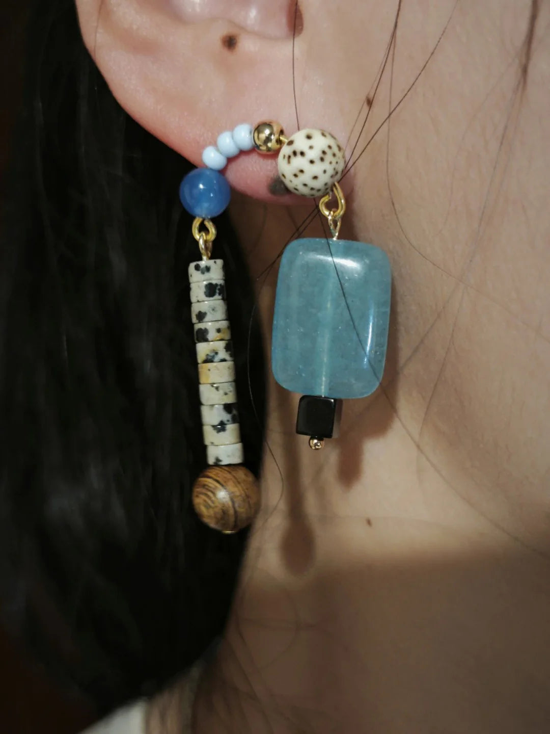 Chinoiserie Natural Sandalwood Asymmetric Blue Earrings