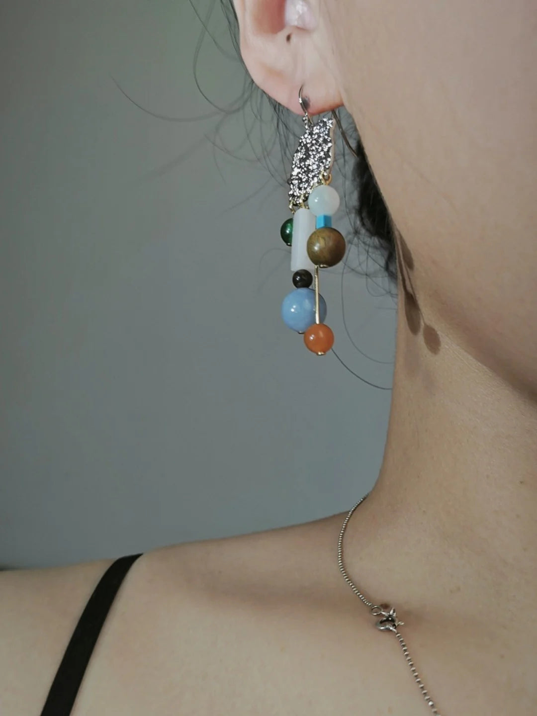 Chinoiserie Natural Sandalwood Asymmetric Silver Earrings