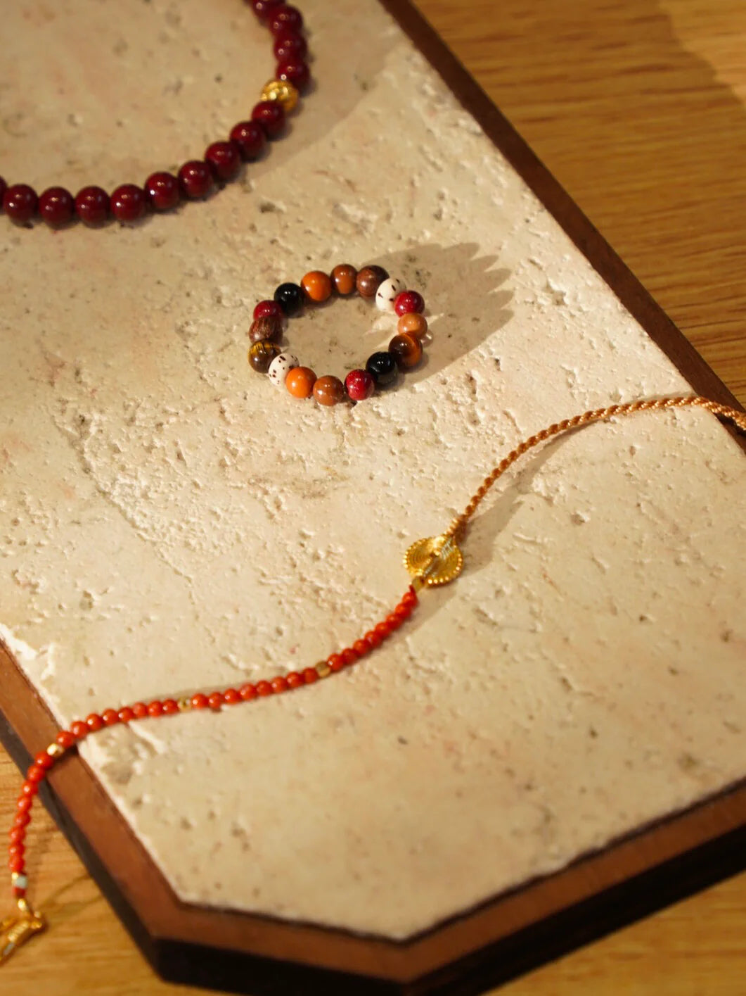 Fireworks Stars South Red Agate Beaded Bracelet - Lumivault