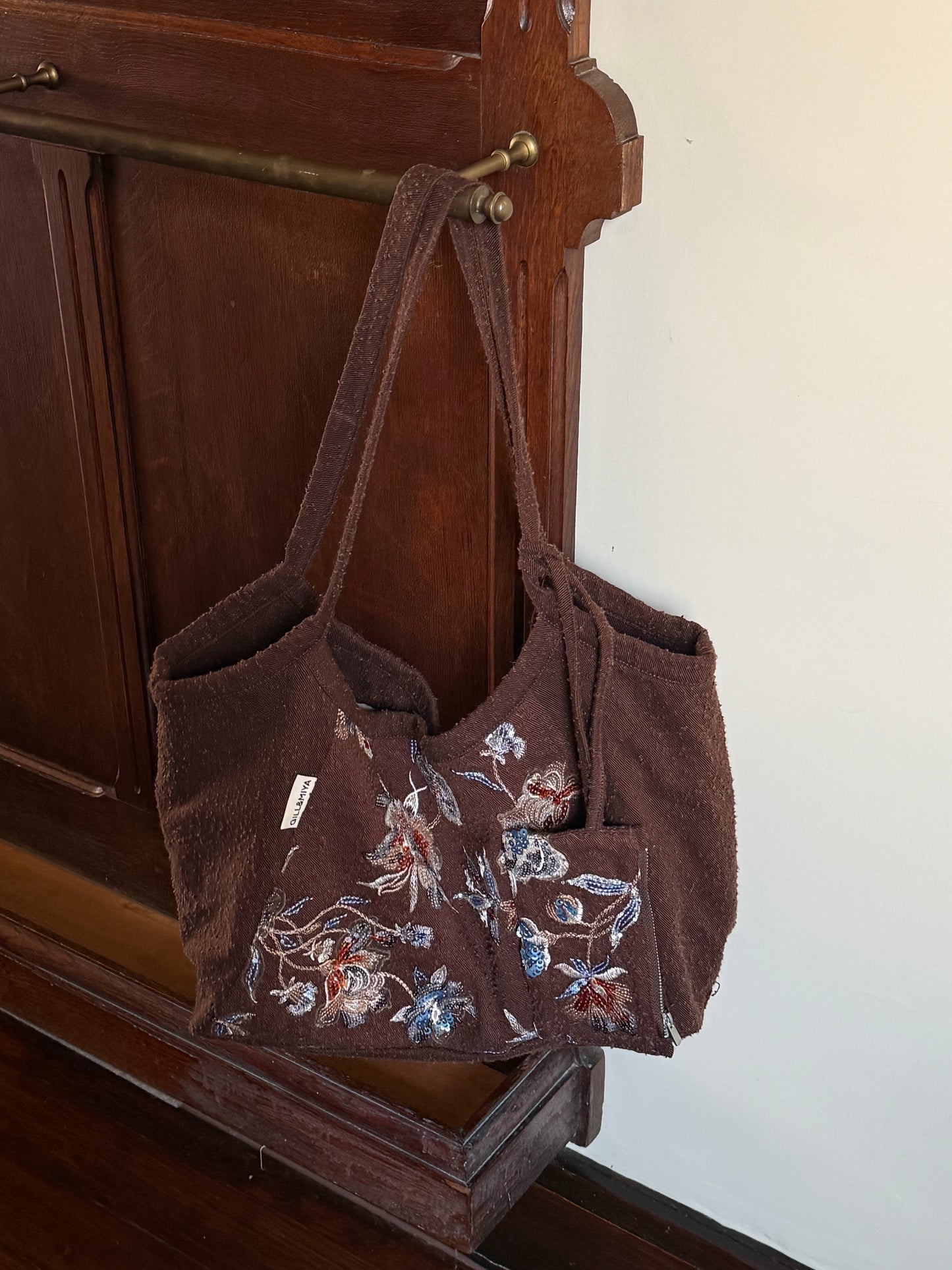 Vintage Floral Embroidered Denim Bag - Lumivault