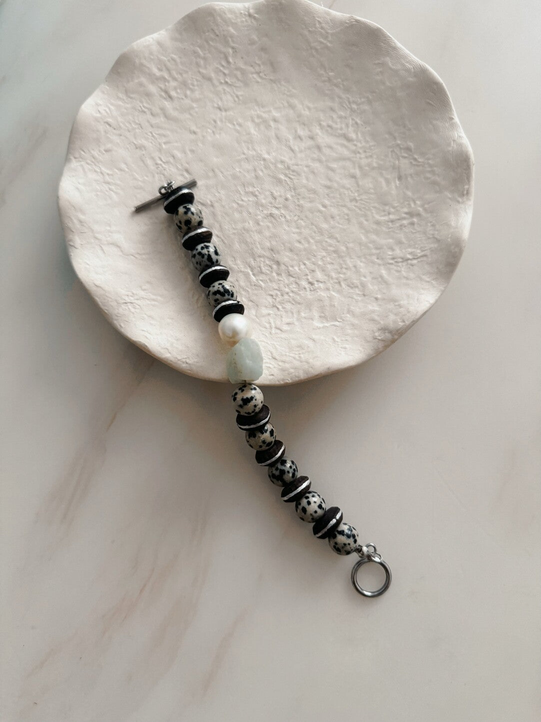 Pharpha Vintage Natural Stone Ebony Baroque Pearl Bracelet - Lumivault