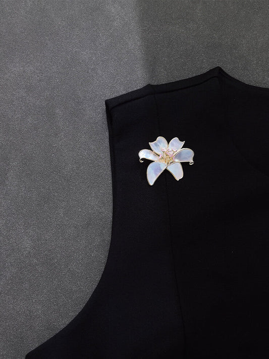 Pearl Oyster Lily Brooch
