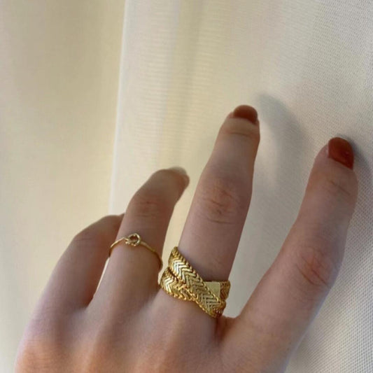 Snake Chain Stacking Ring - Lumivault