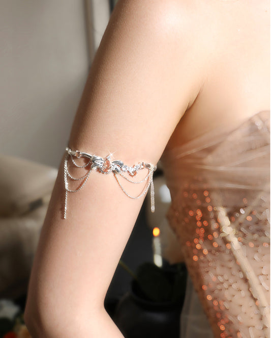 Waltz Baroque Bow Tassel Armcuff