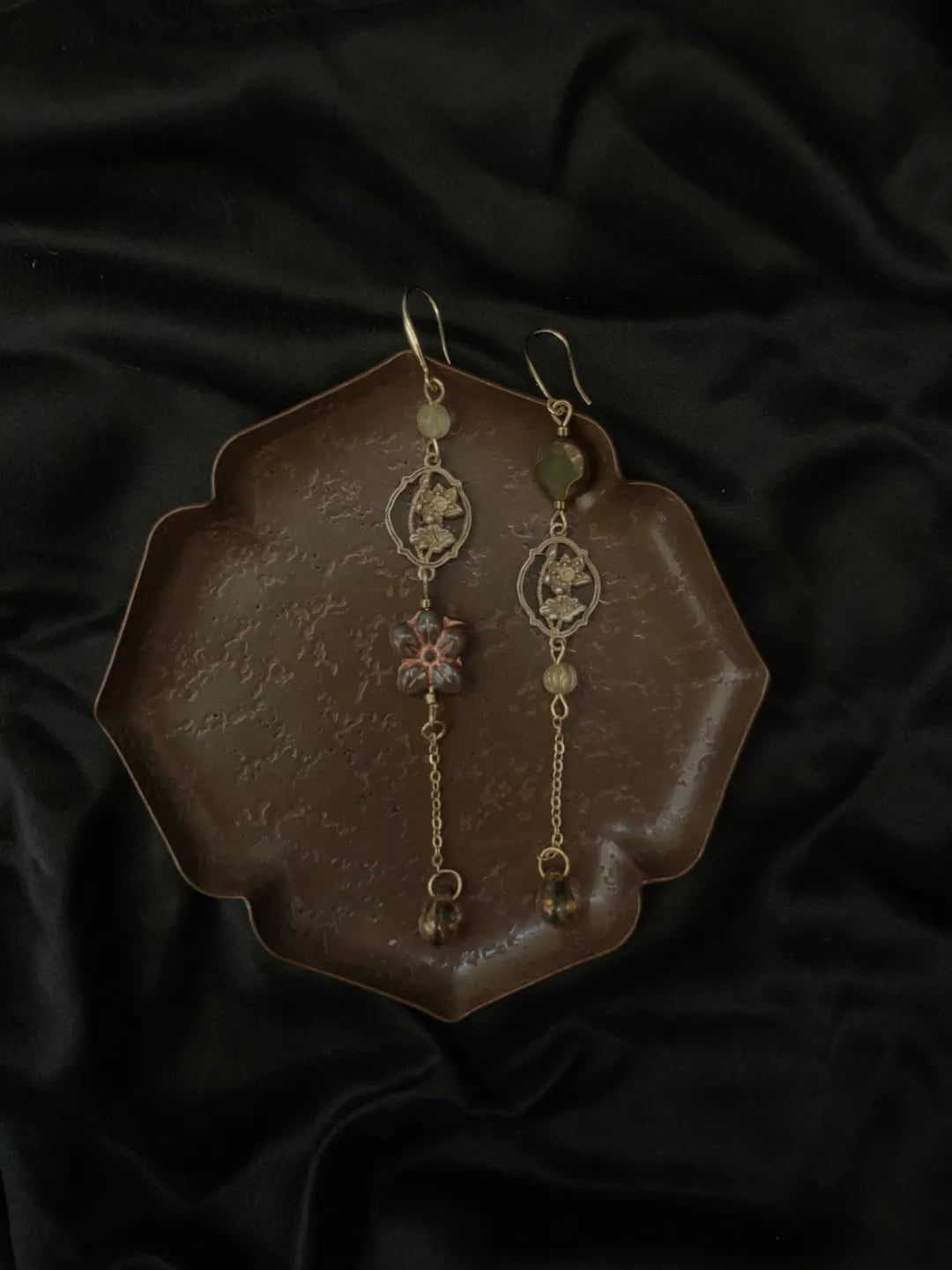 Ode to Lotus Earrings | GL53KI - Lumivault