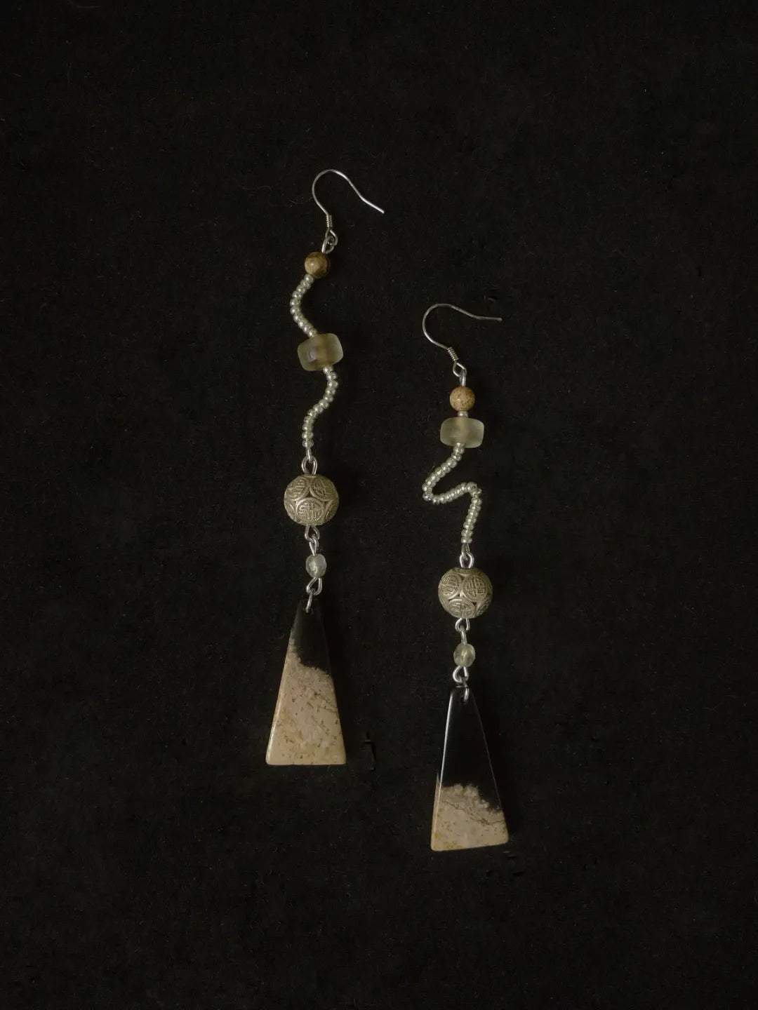 Silver Thread Petrified Wood Earrings | GL31BR - Lumivault