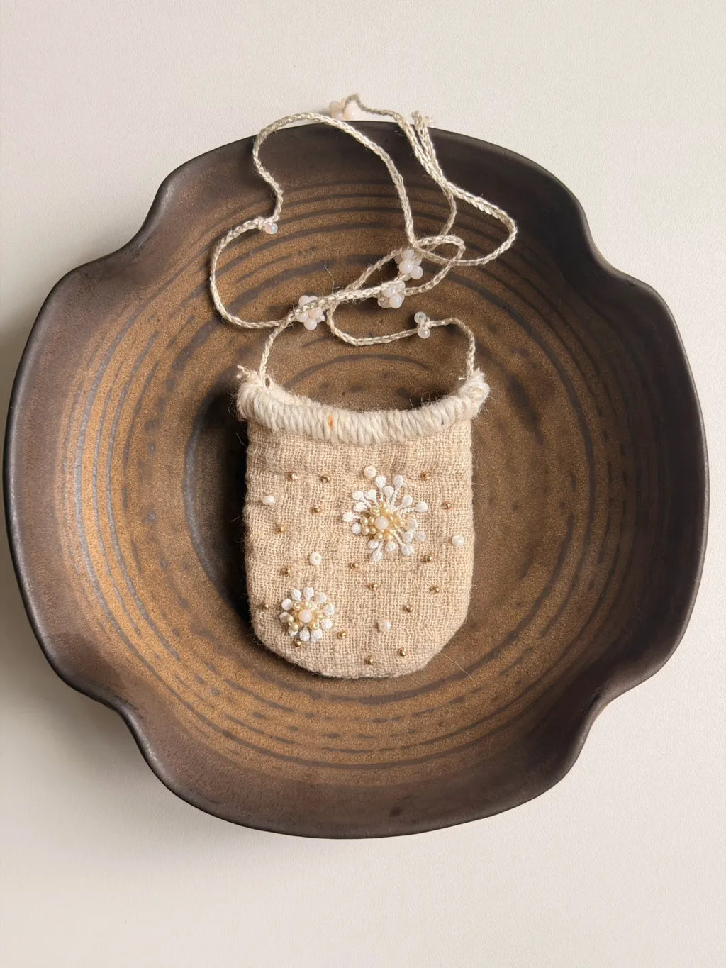 Embroidered Mini Pouch Necklace | GL17HE - Lumivault