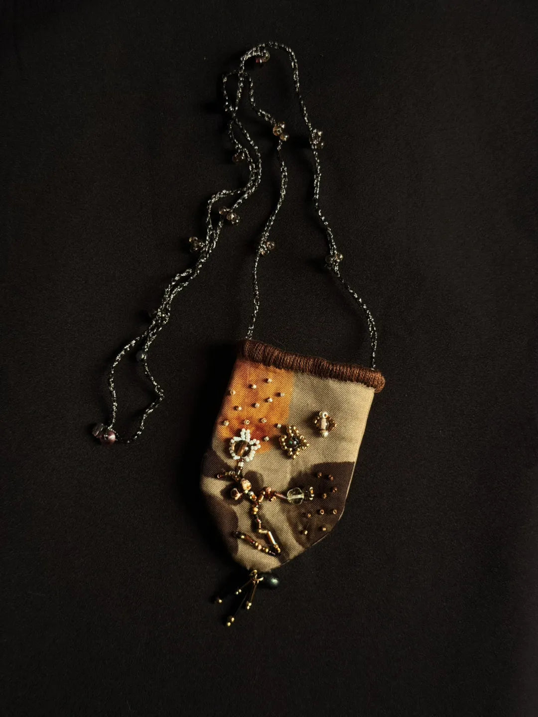 Embroidered Silk Mini Pouch Necklace | GL37HD - Lumivault