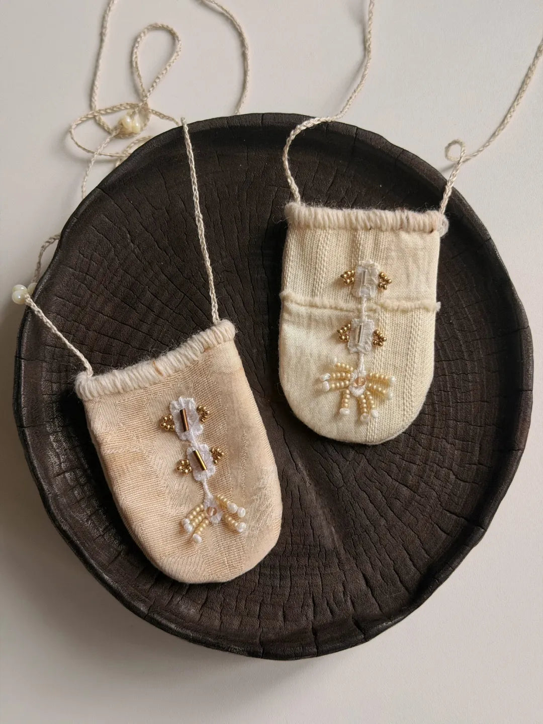 Embroidered Mini Pouch Necklace | GL17HE - Lumivault