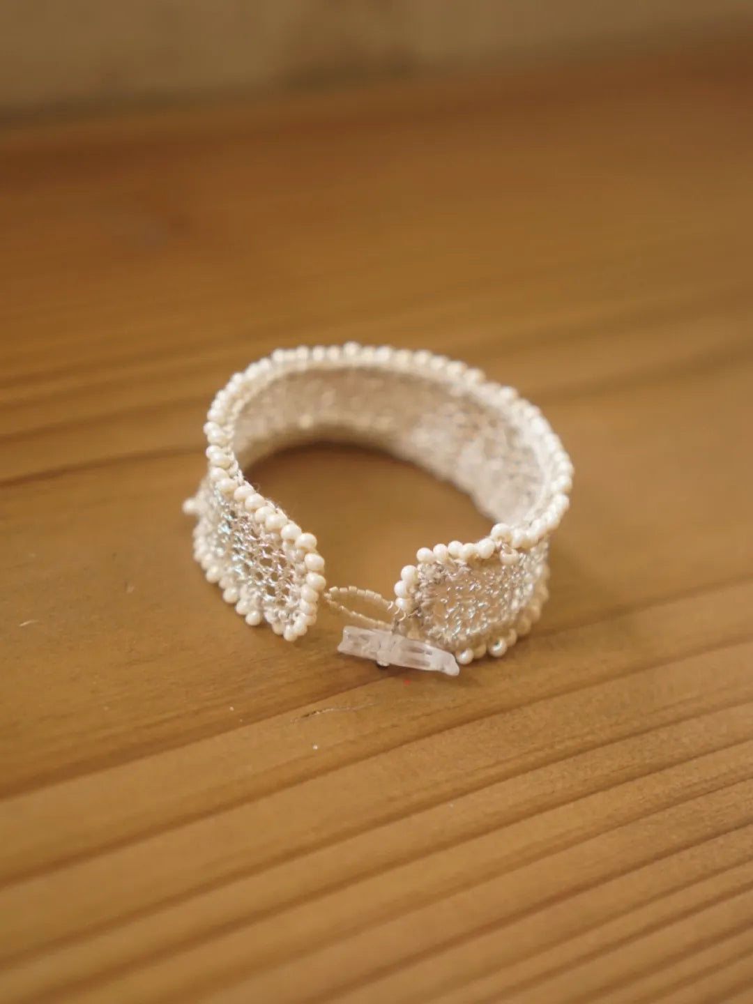 White Crystal Metal Openwork Bracelet | GL45IJ - Lumivault