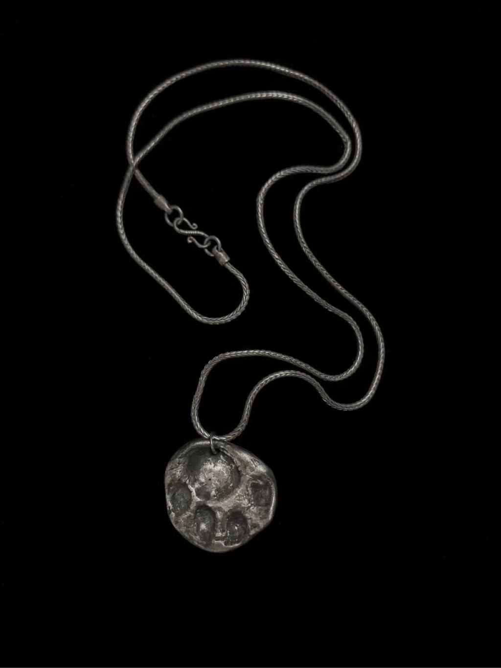 Custom Cat Paw Sterling Silver Pendant | GL54CH - Lumivault