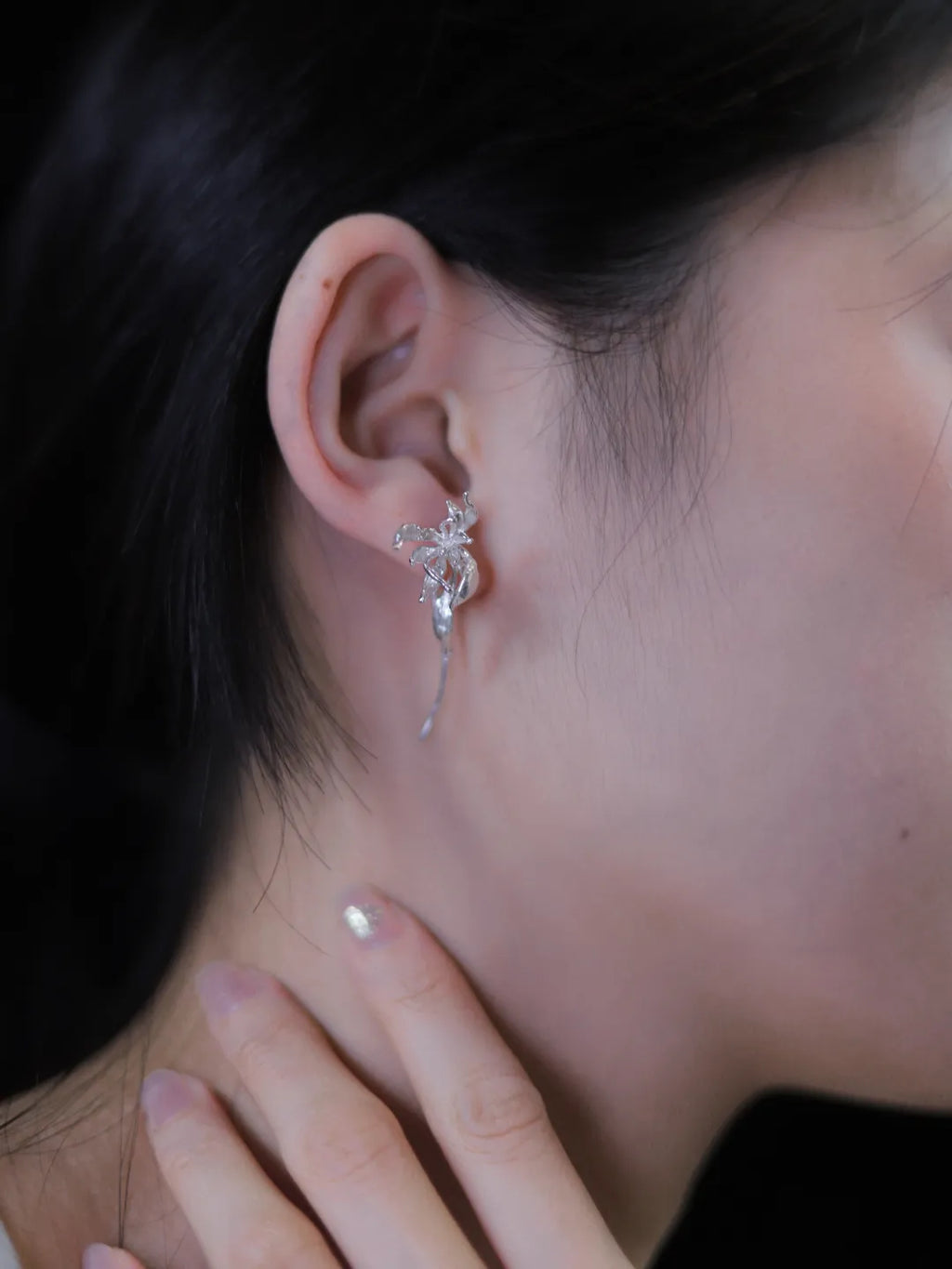 Drooping Hibiscus Sterling Silver Earrings | US1027BU