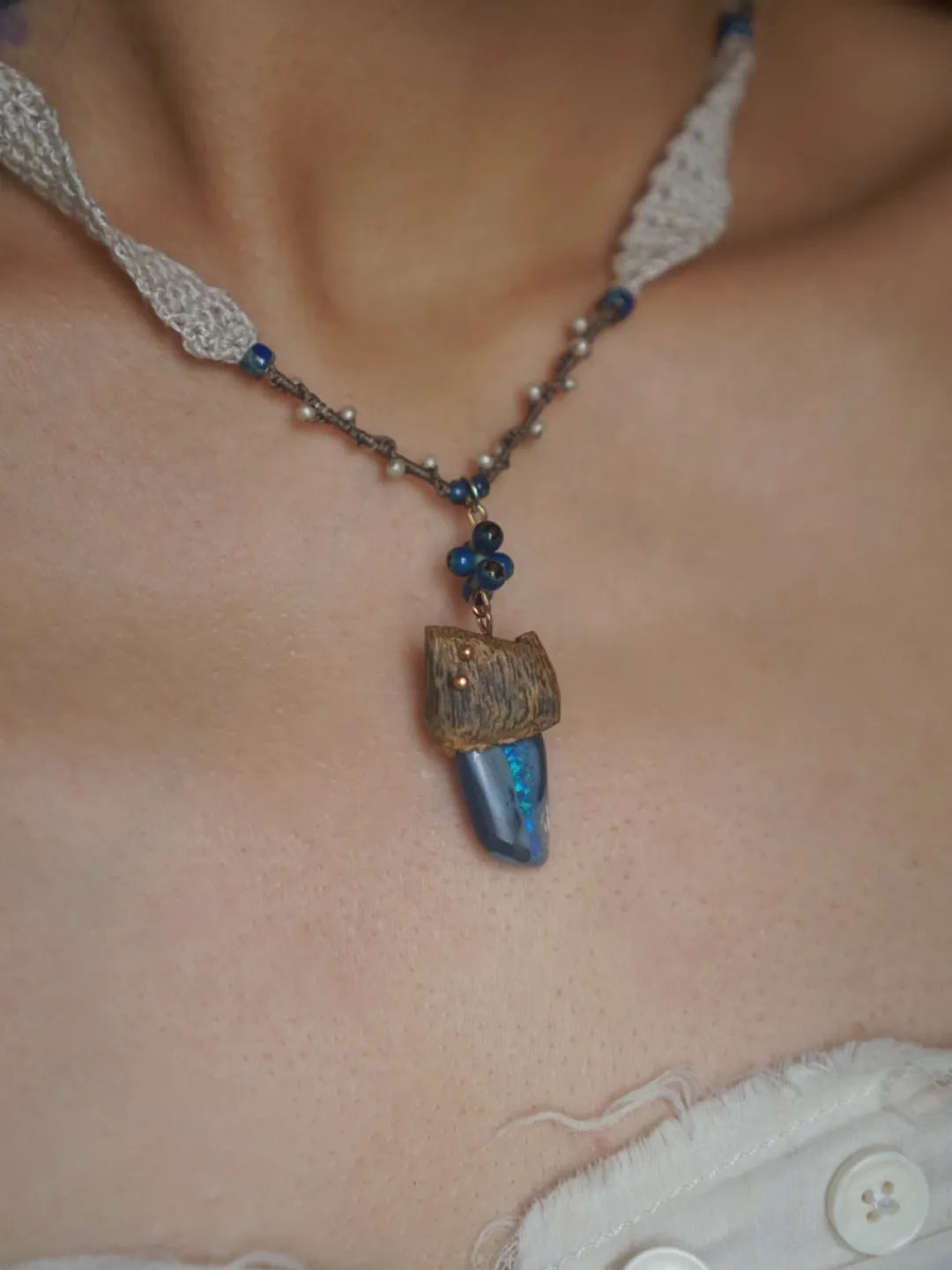 Blue Opal Agarwood Silk Necklace | GL51IH - Lumivault