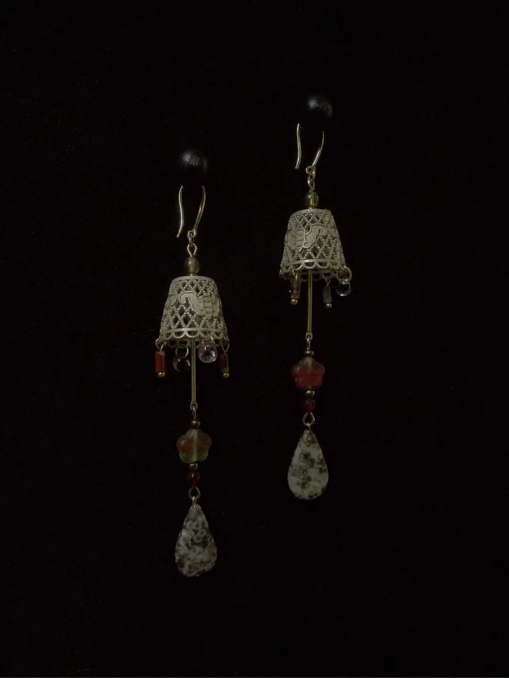 Plum by Lamplight Agate Brass Earrings | GL15GN - Lumivault