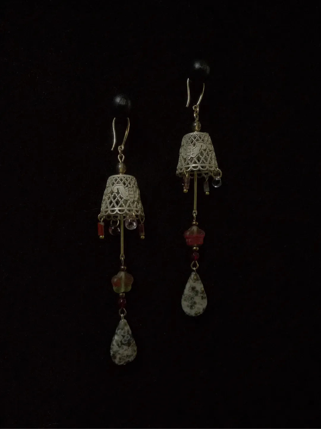 Plum by Lamplight Agate Brass Earrings | GL15GN - Lumivault