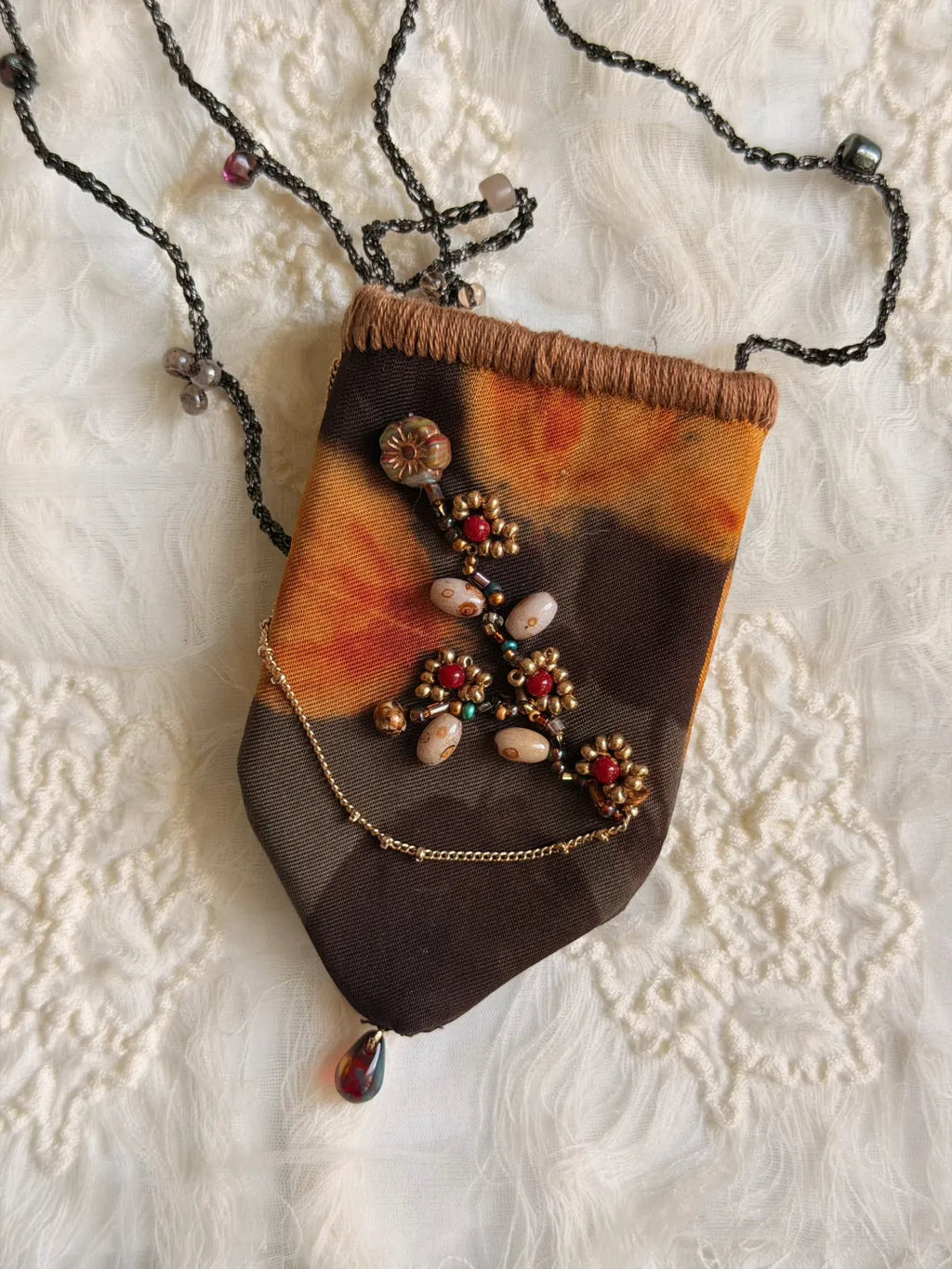 Embroidered Silk Mini Pouch Necklace | GL52JR - Lumivault