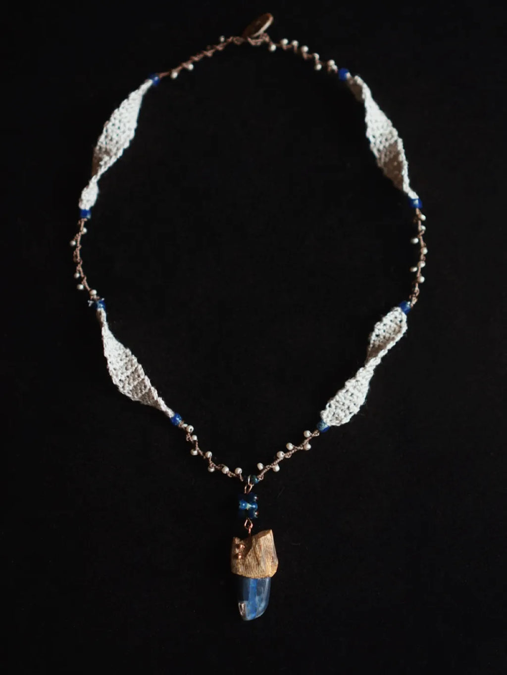 Blue Opal Agarwood Silk Necklace | GL51IH - Lumivault