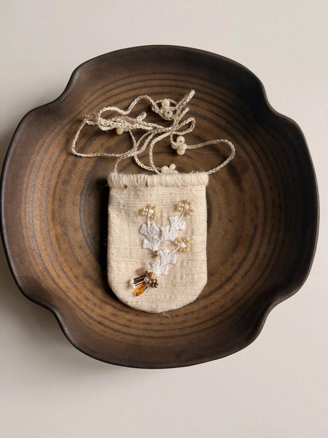 Embroidered Mini Pouch Necklace | GL17HE - Lumivault