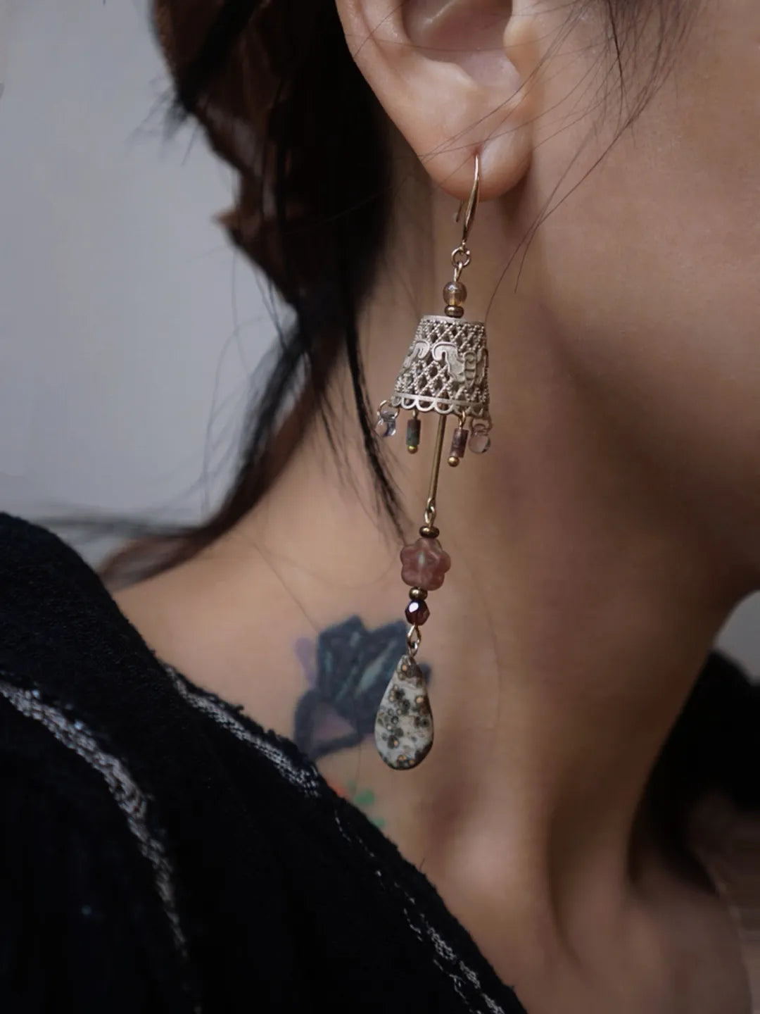 Plum by Lamplight Agate Brass Earrings | GL15GN - Lumivault