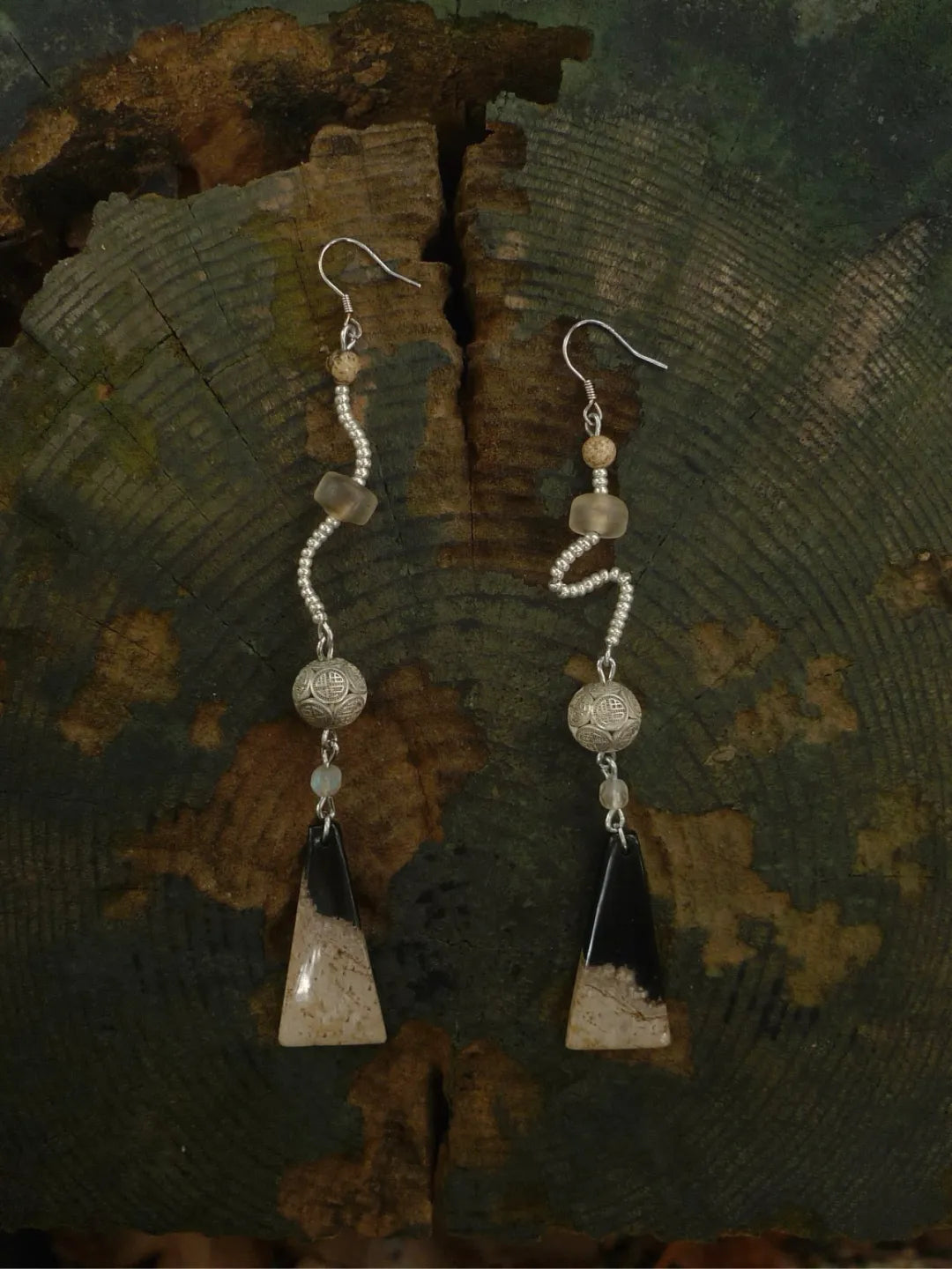 Silver Thread Petrified Wood Earrings | GL31BR - Lumivault