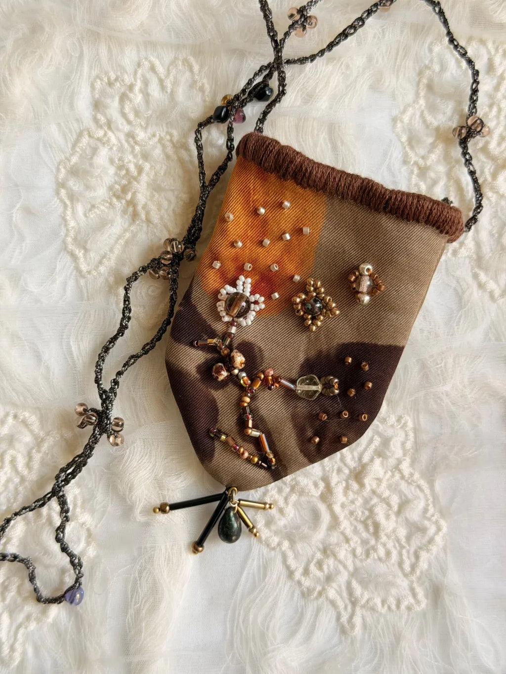 Embroidered Silk Mini Pouch Necklace | GL37HD - Lumivault