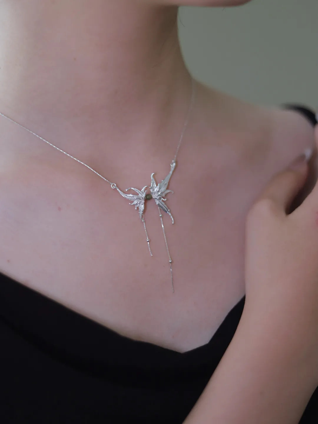 Bamboo Flower Sterling Silver Collarbone Necklace | US1024ZT