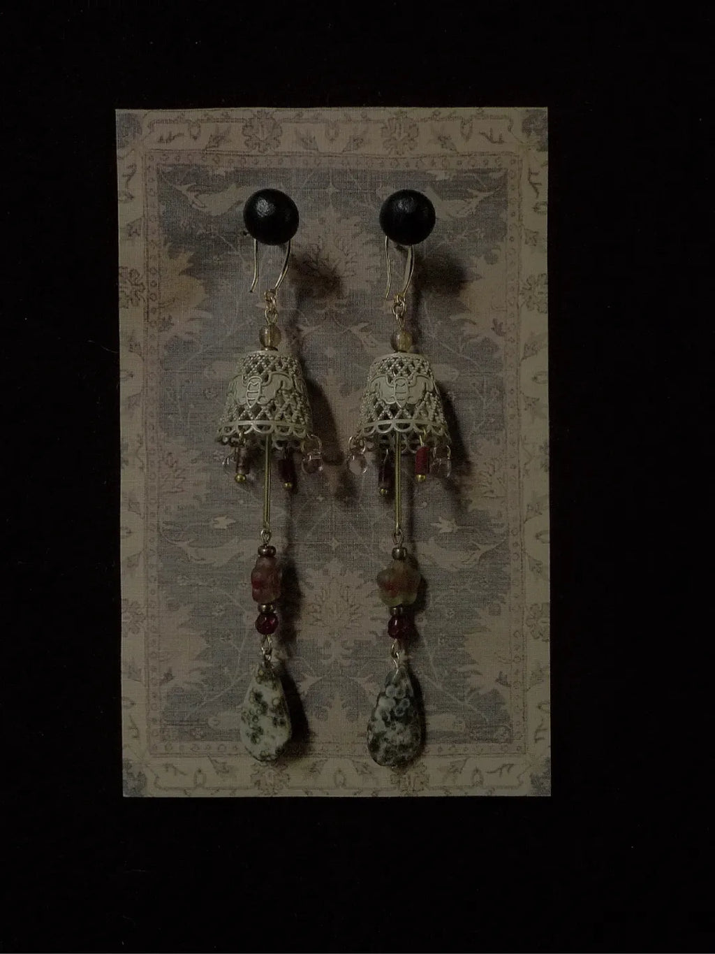 Plum by Lamplight Agate Brass Earrings | GL15GN - Lumivault
