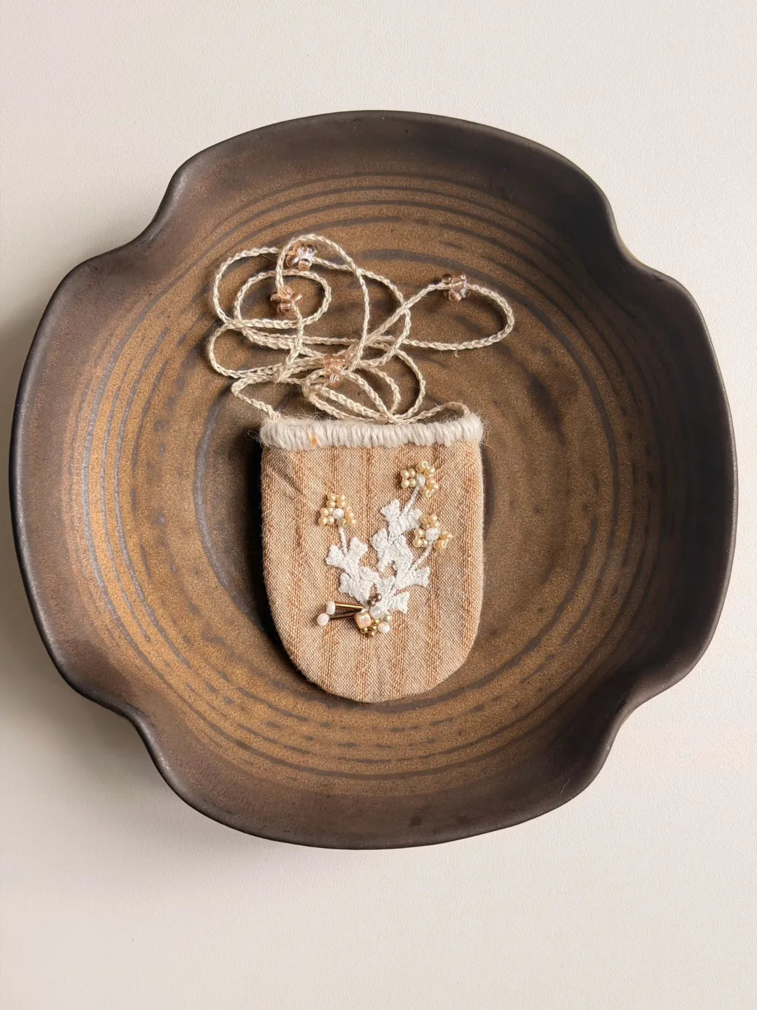 Embroidered Mini Pouch Necklace | GL17HE - Lumivault