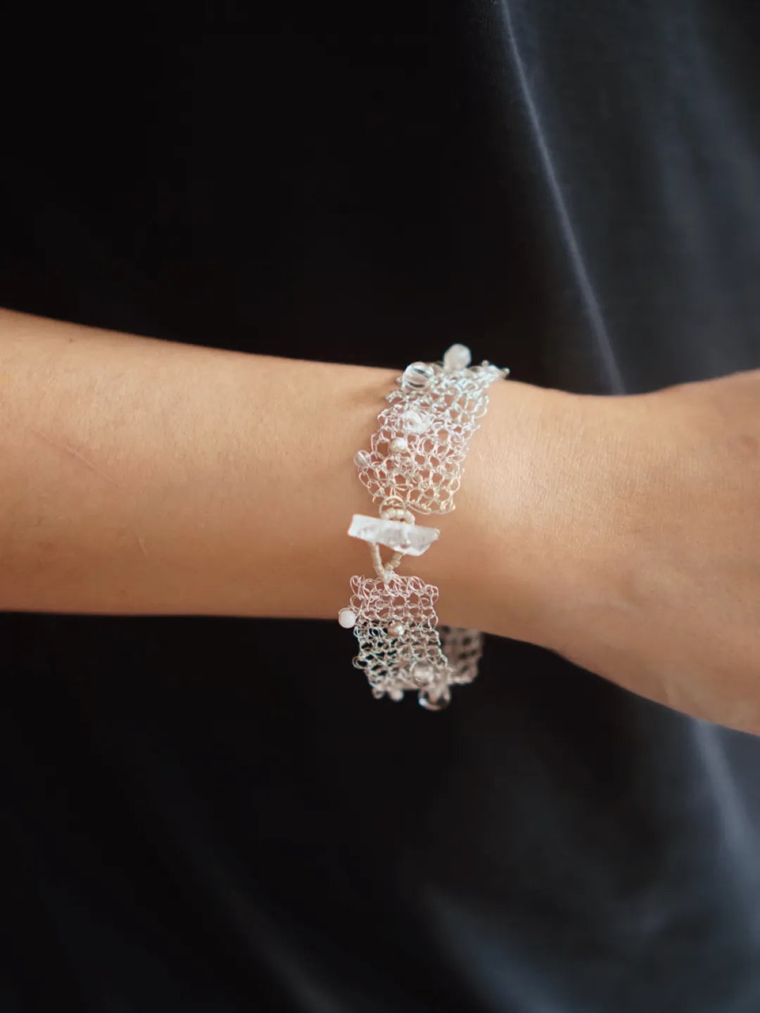 White Crystal Openwork Bracelet | GL30LC - Lumivault