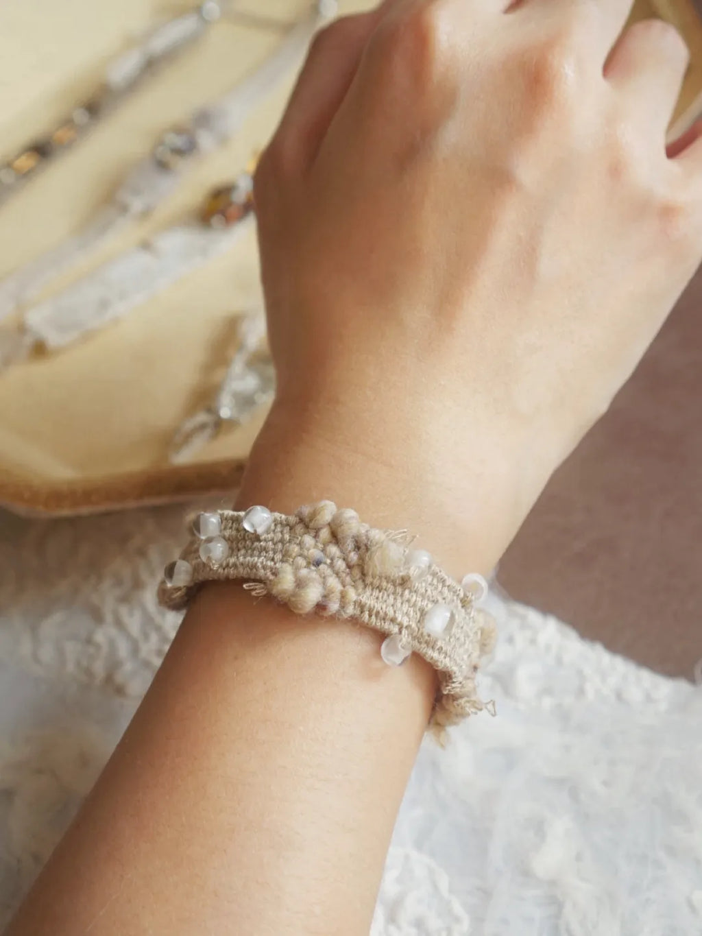 Adjustable White Crystal Woven Fiber Bracelet | GL40IL - Lumivault