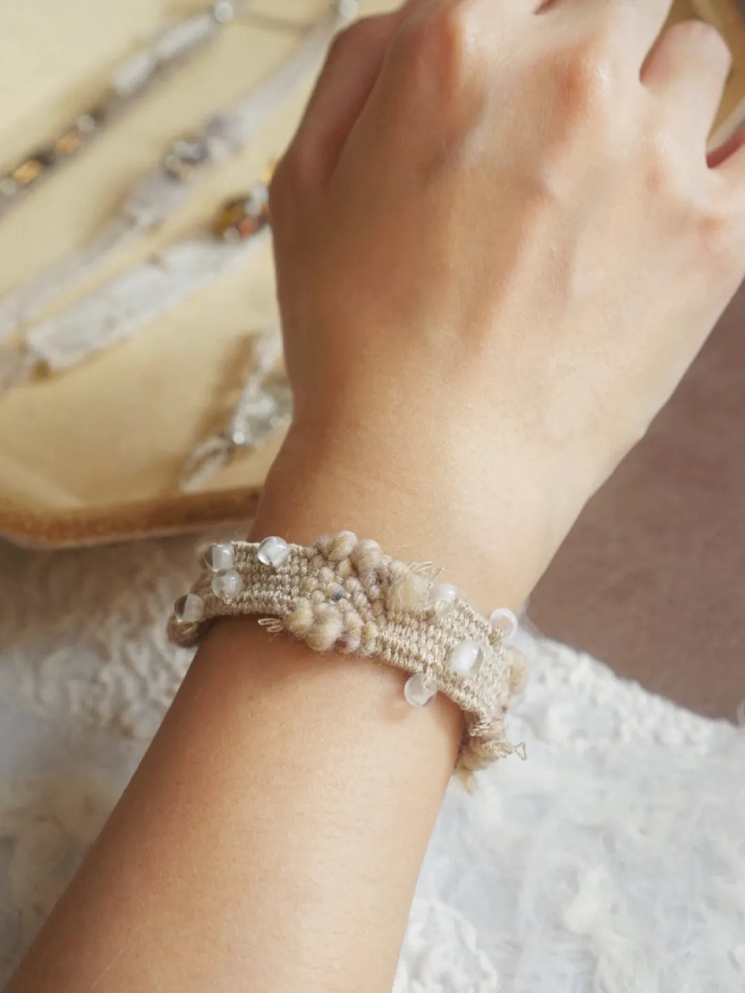 Adjustable White Crystal Woven Fiber Bracelet | GL40IL - Lumivault
