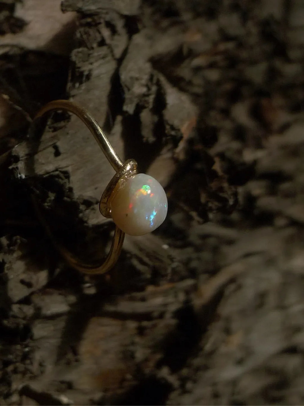 Luminous Secret Opal Acrylic Ring | GL29II - Lumivault