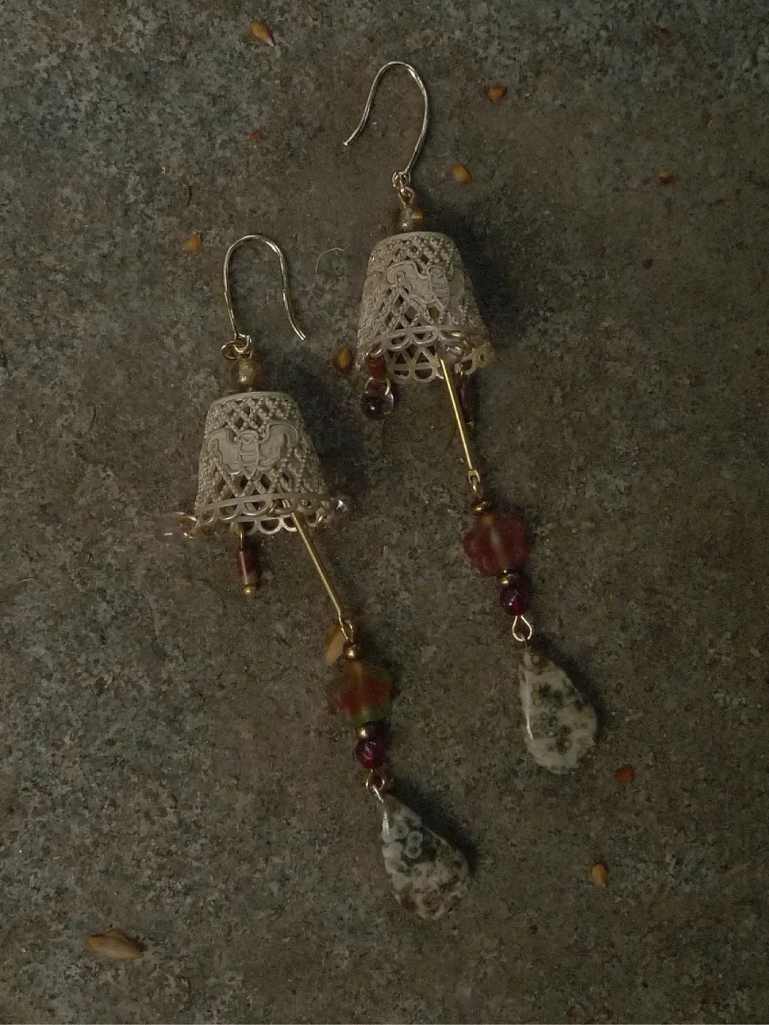 Plum by Lamplight Agate Brass Earrings | GL15GN - Lumivault