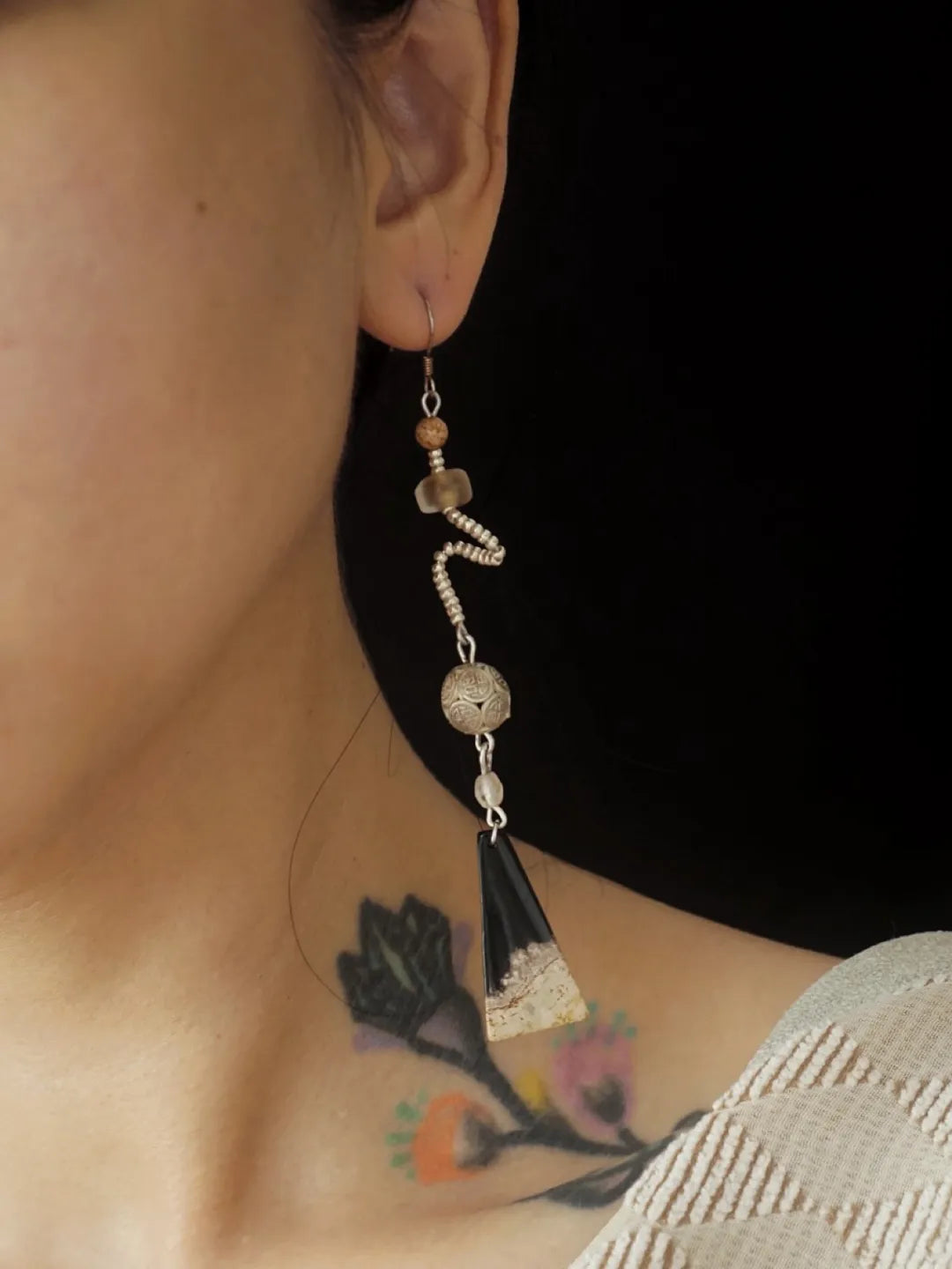 Silver Thread Petrified Wood Earrings | GL31BR - Lumivault