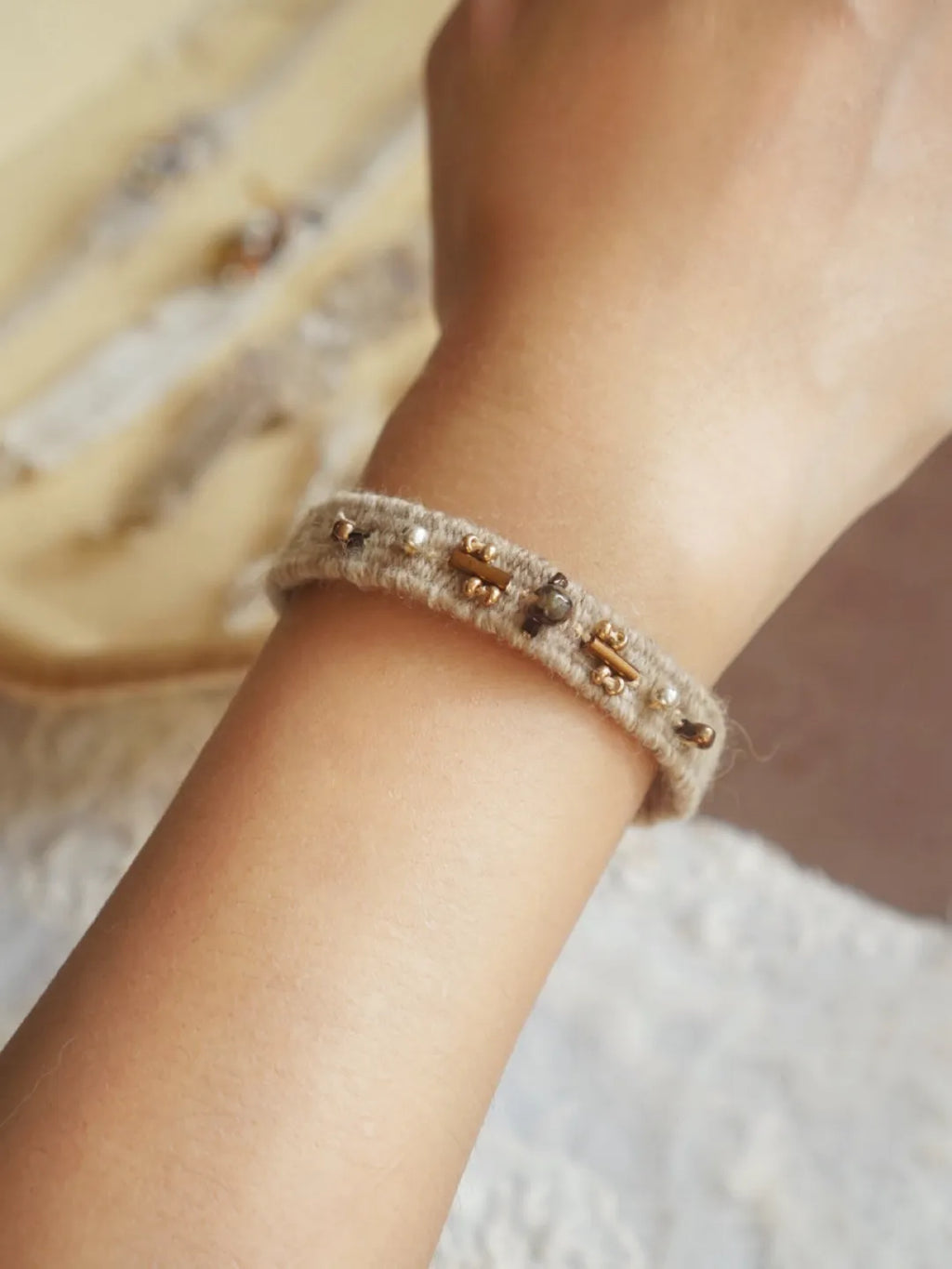 Adjustable White Crystal Woven Fiber Bracelet | GL40IL - Lumivault