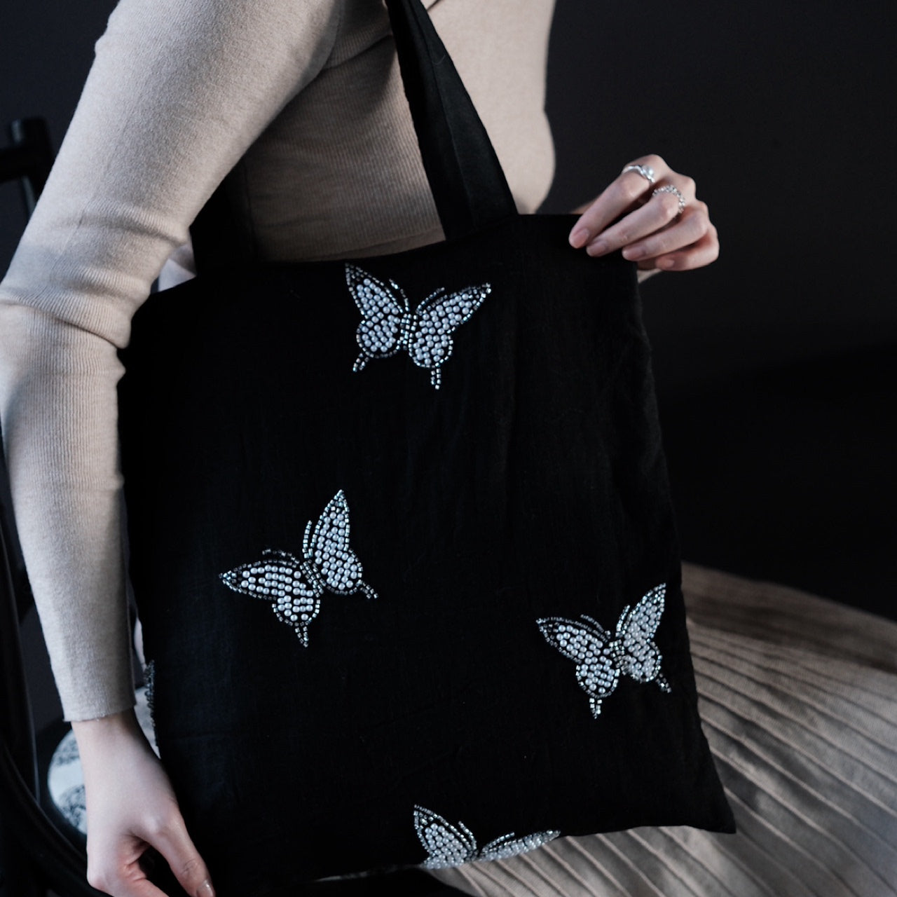 Elegant Butterfly Beaded Shoulder Bag - Lumivault