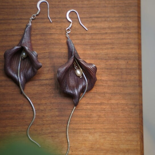 Calla Lily Leather Shadow Puppet Earrings,A Pair / Dark Purple,Lumivault.