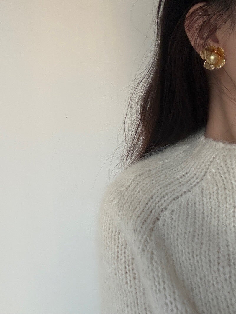 Vintage Gold Flower Stud Earrings,Lumivault.