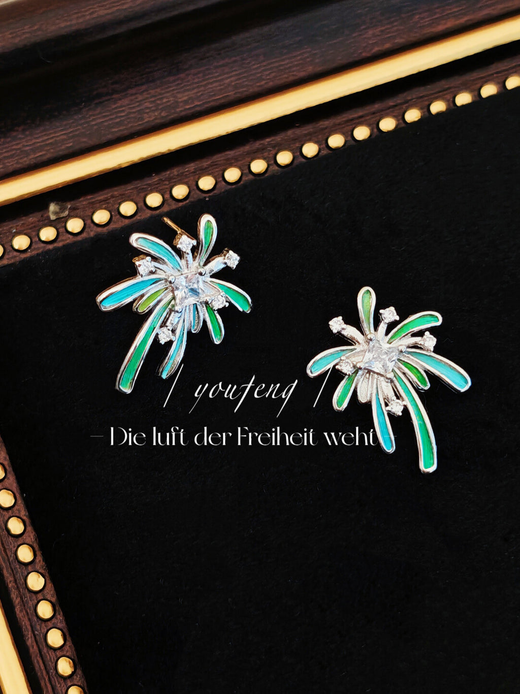 Star Falling to Earth Earrings,Lumivault.