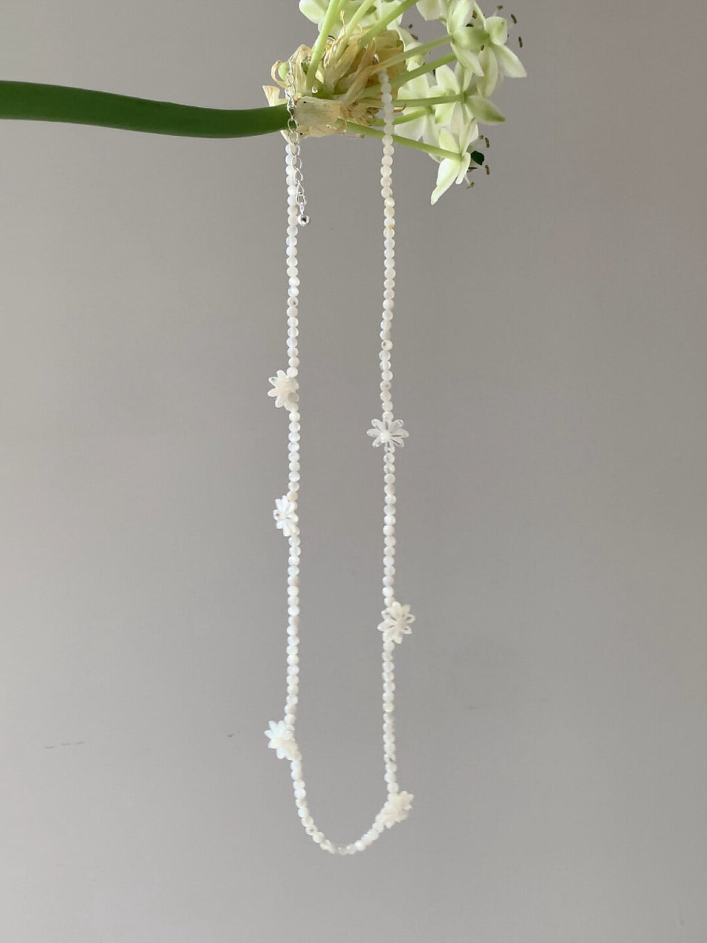 Flower Room White Oyster Necklace Earrings,Lumivault.