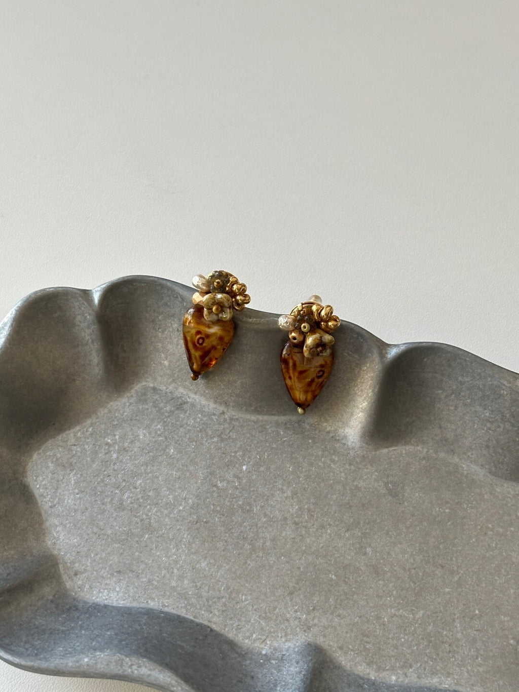 Heart Floral Beaded Earrings - Lumivault