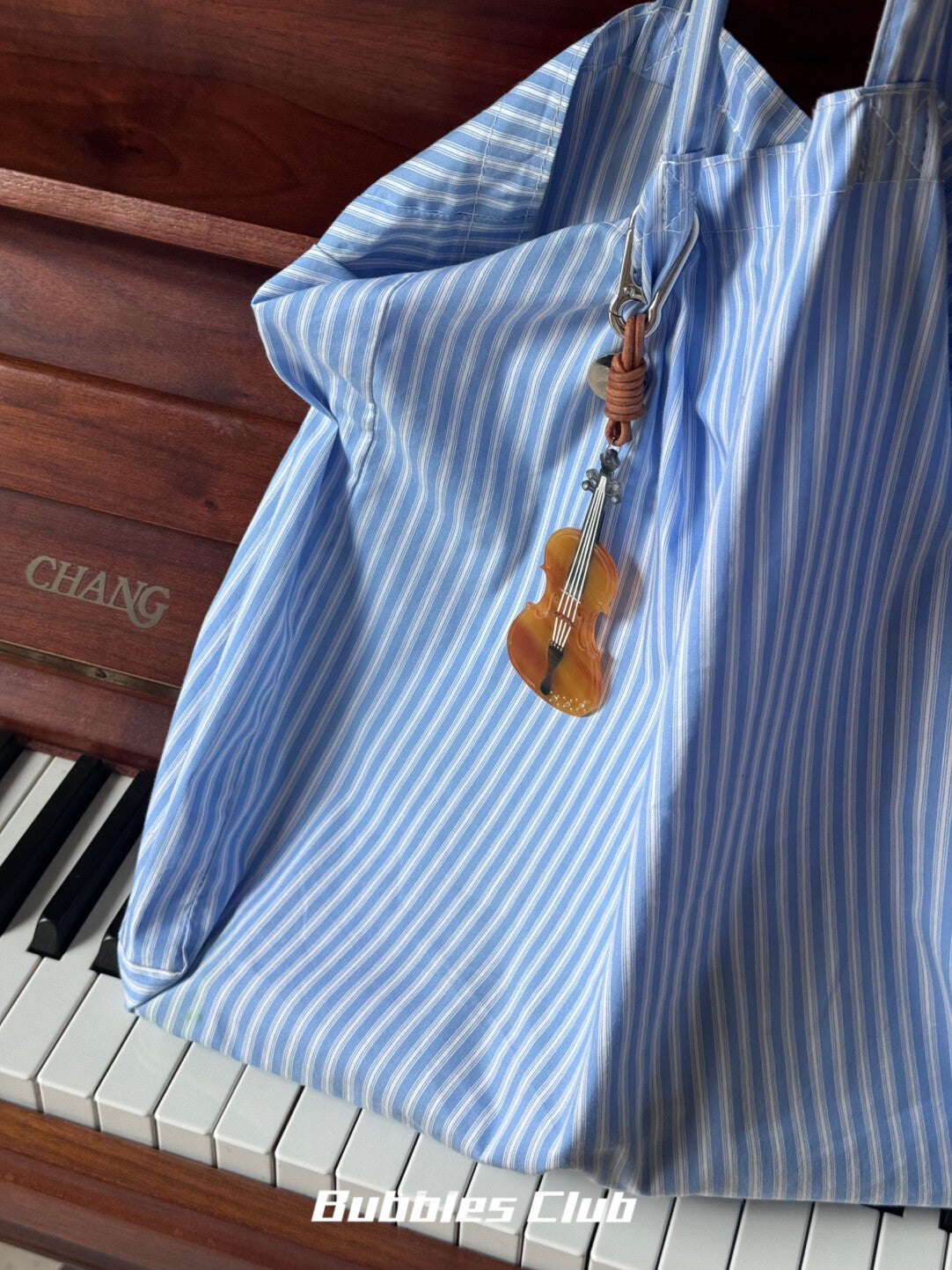 Sunset Violin Pendant,Lumivault.