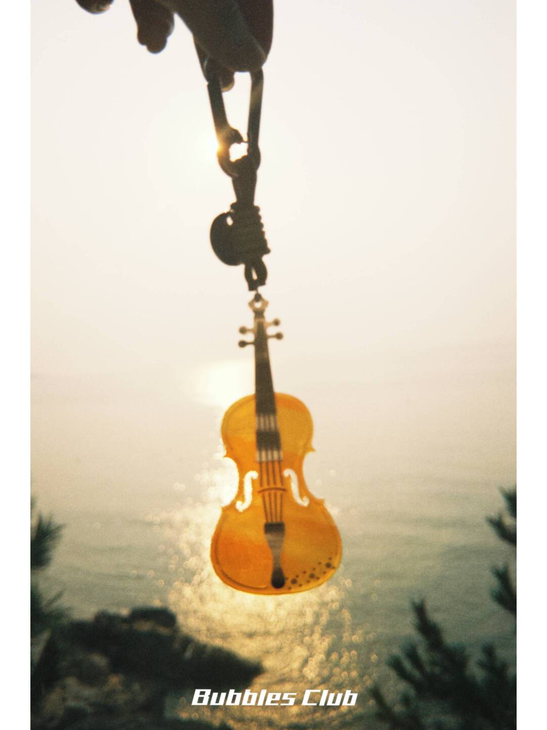 Sunset Violin Pendant,Lumivault.