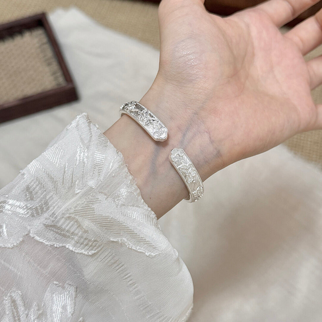 Chinoiserie Silver Butterfly Flower Bracelet,Lumivault.