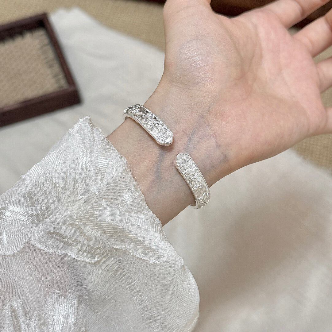 Chinoiserie Silver Butterfly Flower Bracelet,Lumivault.