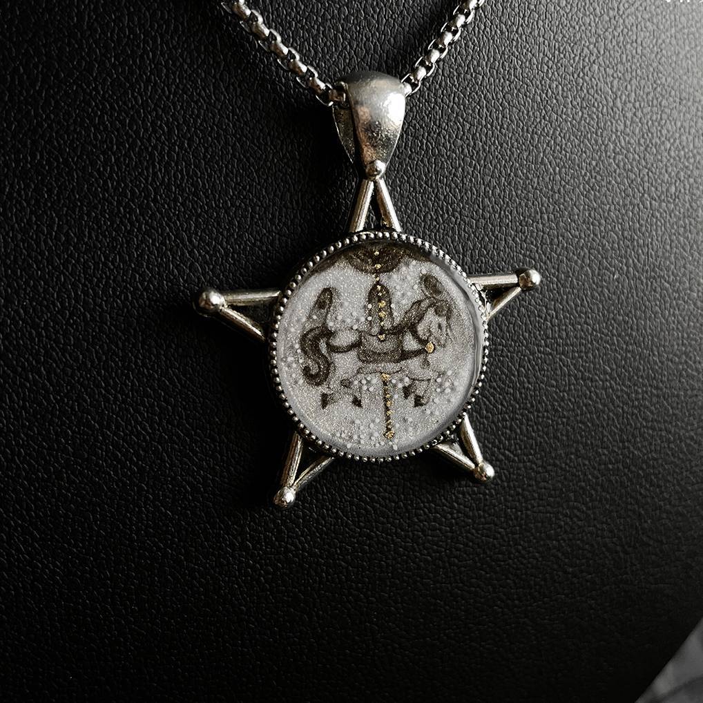 Handmade Golden Age Necklace,Carousel,Lumivault.