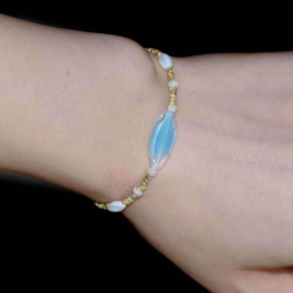 One Bracelet,1 / Please note your wrist size when placing orders.,Lumivault.