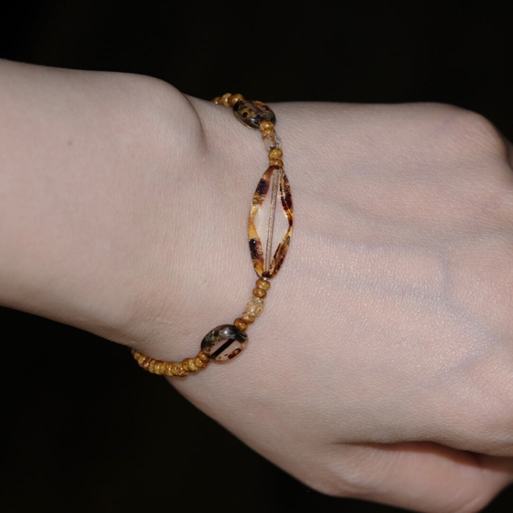 One Bracelet,2 / Please note your wrist size when placing orders.,Lumivault.