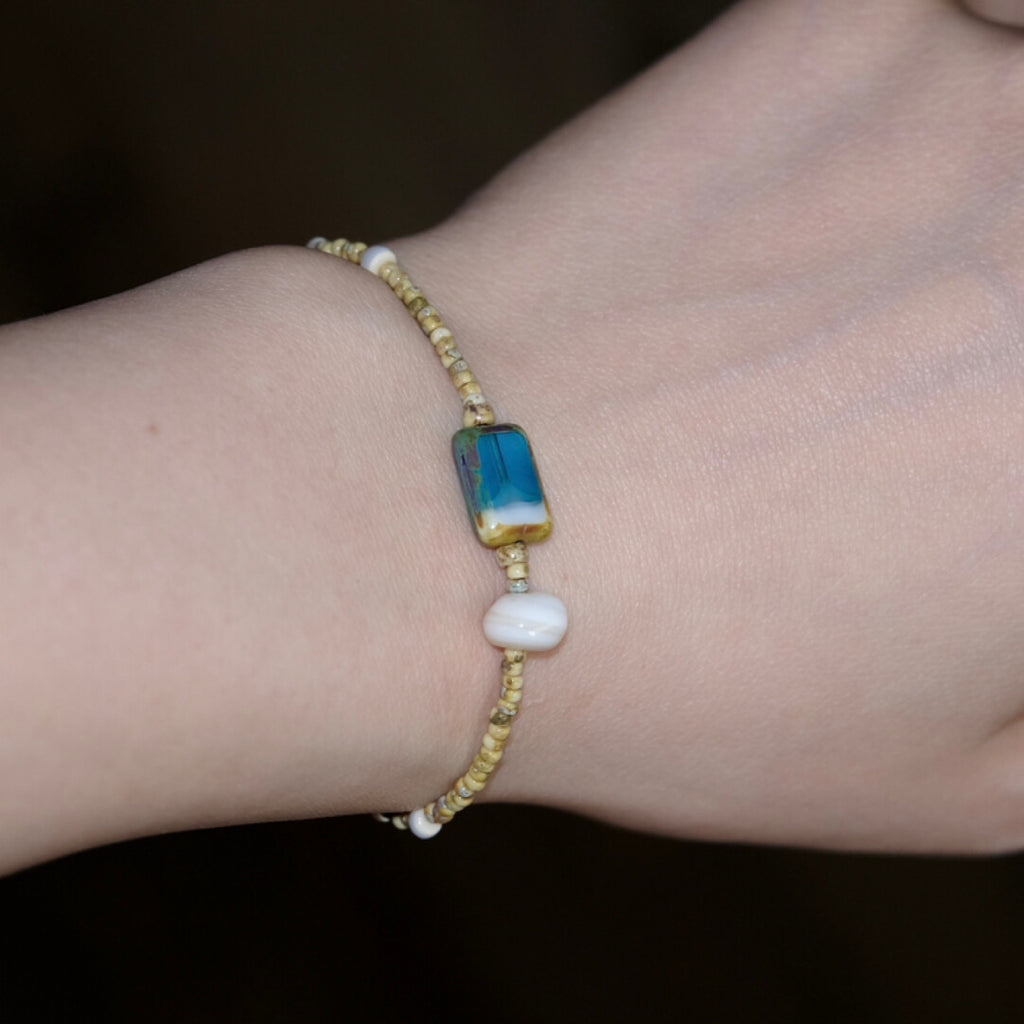 One Bracelet,5 / Please note your wrist size when placing orders.,Lumivault.